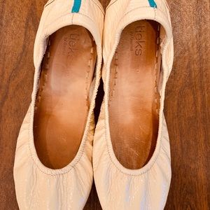 Tiek Flats Size 10 (fits size 9-10)